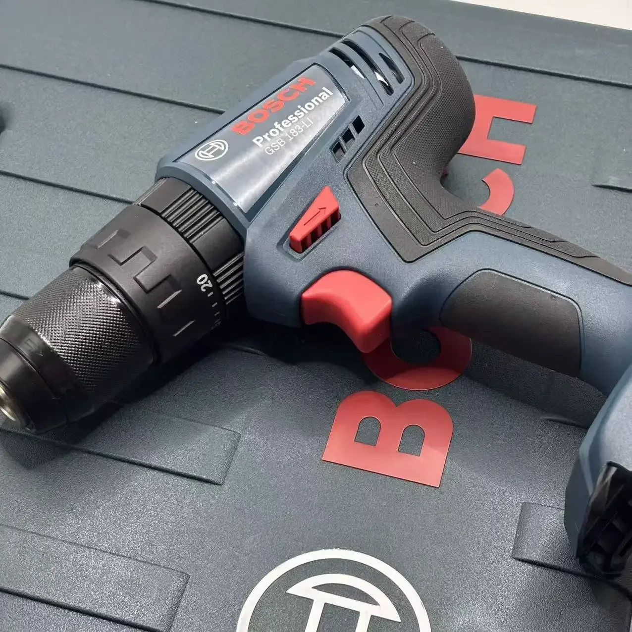 Taladro de impacto sin escobil - Bosch Drill Gsb 18V reseña y precio